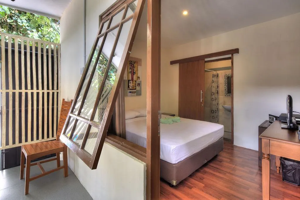 Albergue M Box Seminyak 0*,
