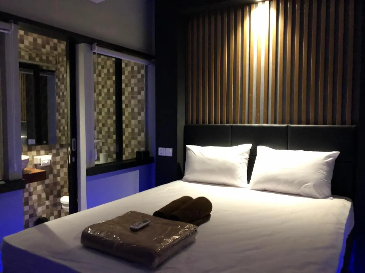 Albergue M Box Seminyak Hostal